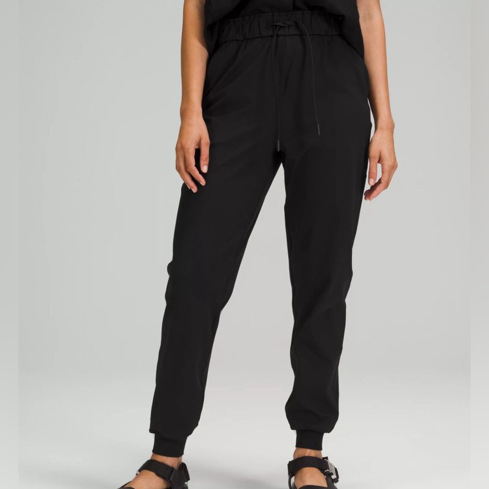 Lululemon Stretch High-Rise Jogger